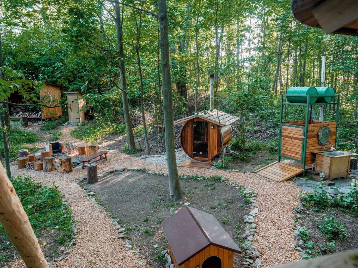 Отель Treehous Sneznik S Wellness Долни-Морава Экстерьер фото
