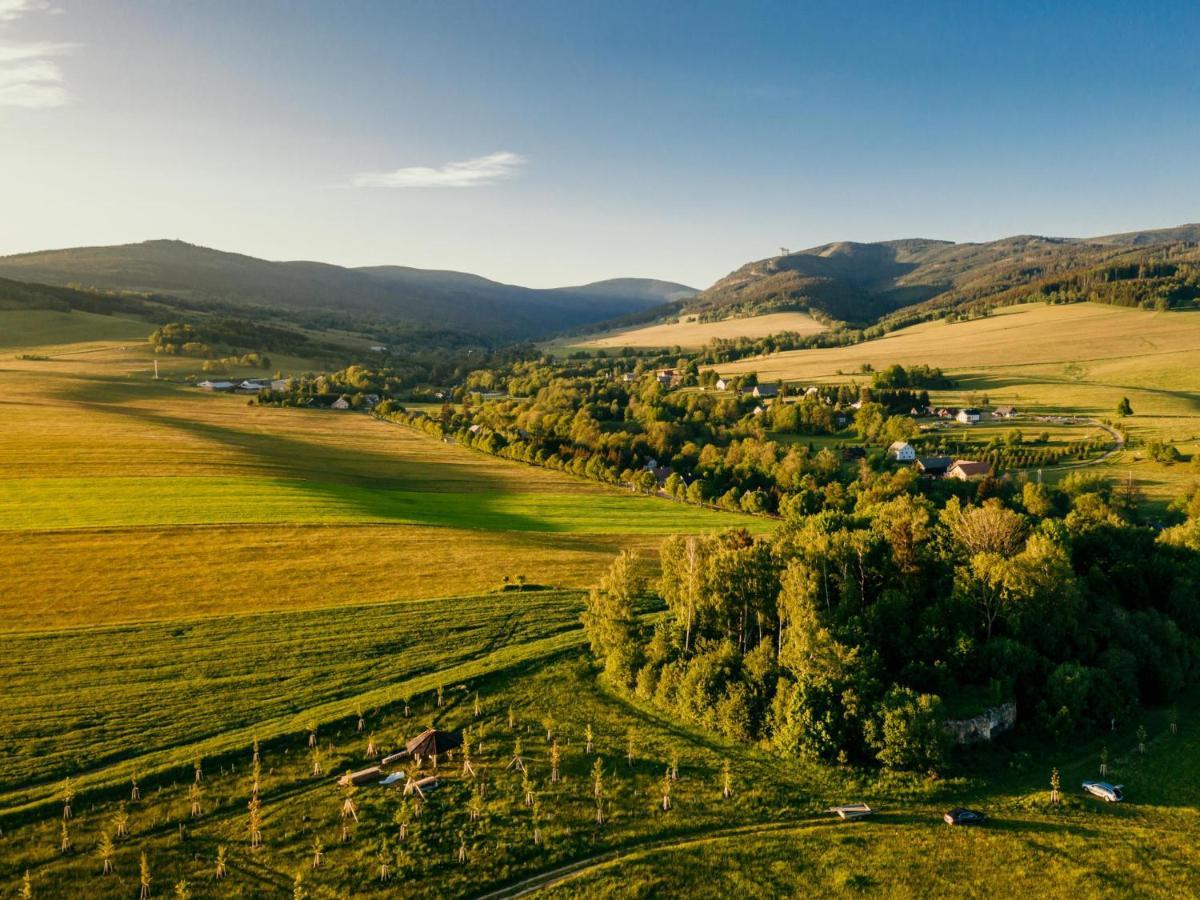 Отель Treehous Sneznik S Wellness Долни-Морава Экстерьер фото