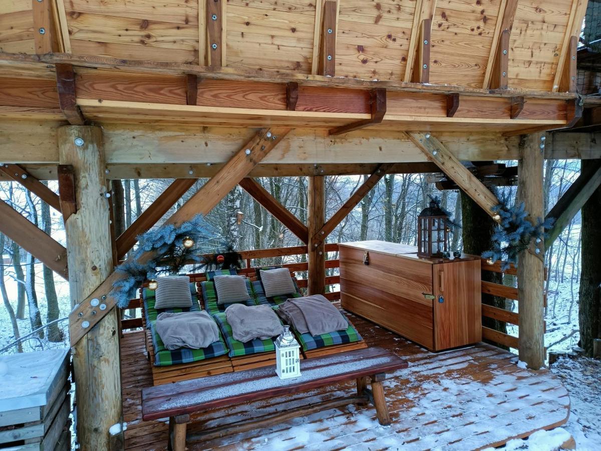Отель Treehous Sneznik S Wellness Долни-Морава Экстерьер фото