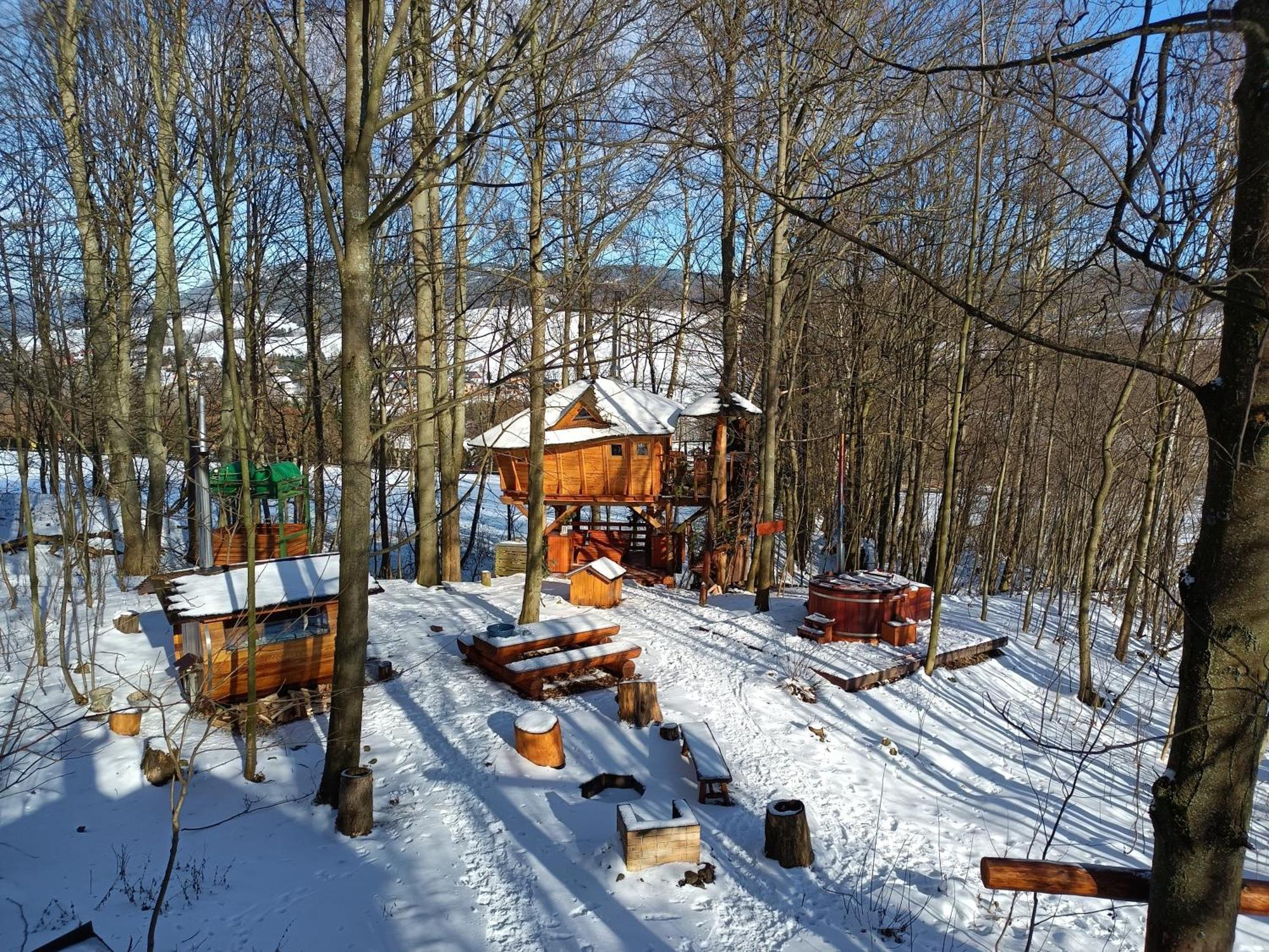 Отель Treehous Sneznik S Wellness Долни-Морава Экстерьер фото