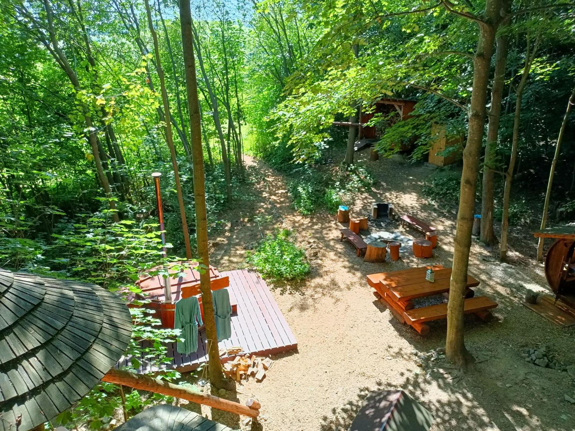 Отель Treehous Sneznik S Wellness Долни-Морава Экстерьер фото