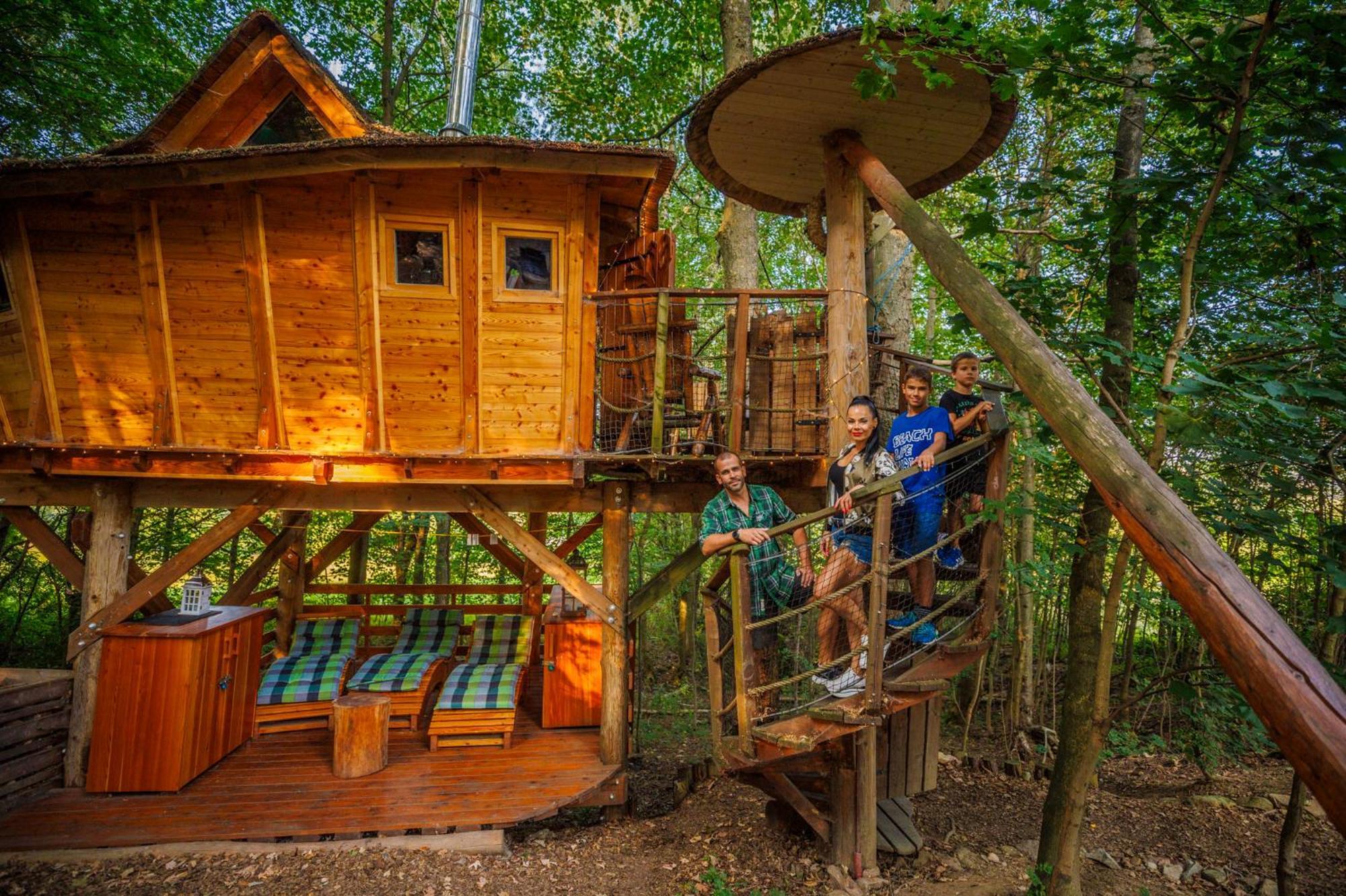 Отель Treehous Sneznik S Wellness Долни-Морава Экстерьер фото