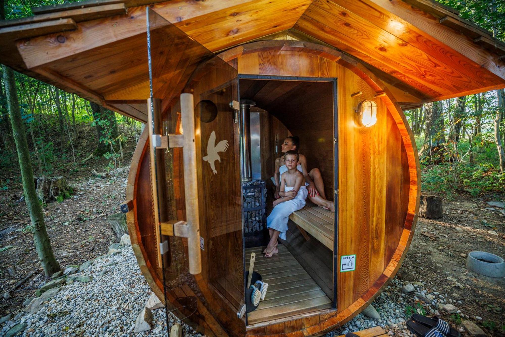 Отель Treehous Sneznik S Wellness Долни-Морава Экстерьер фото